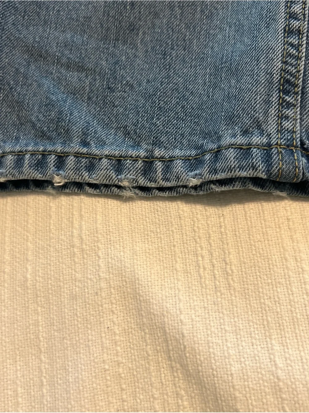 SOLD!! Men’s Levi’s 505 classic light denim jeans Size 31/32 - Picture 5 of 7